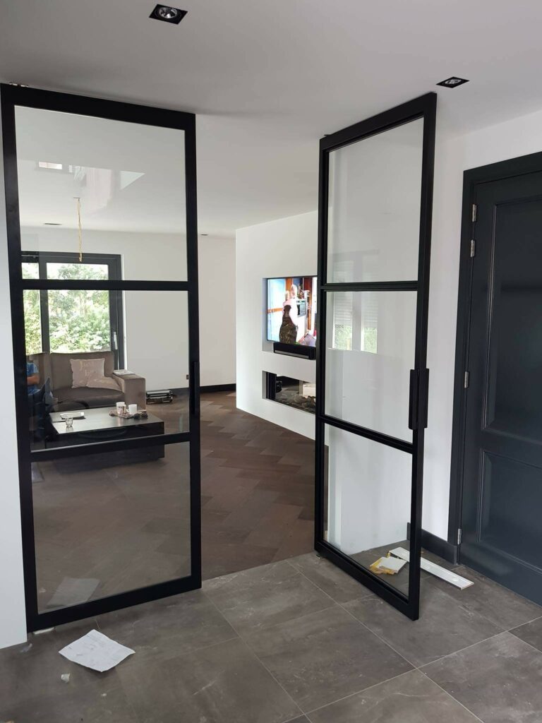 Industriële loftdeur op maat — Amstyle ontwerp