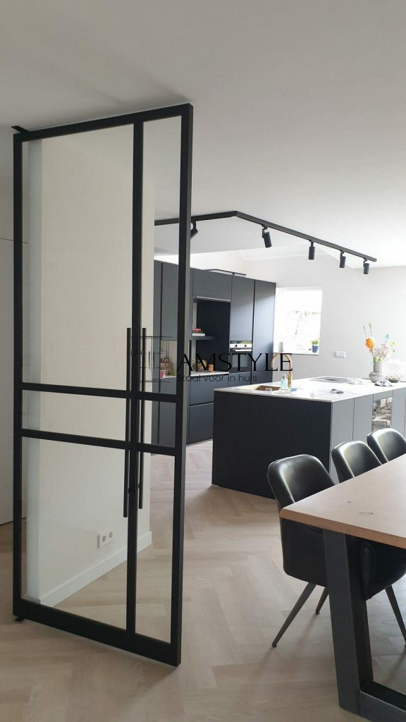Stalen schuifdeur industrieel — Amstyle interieur